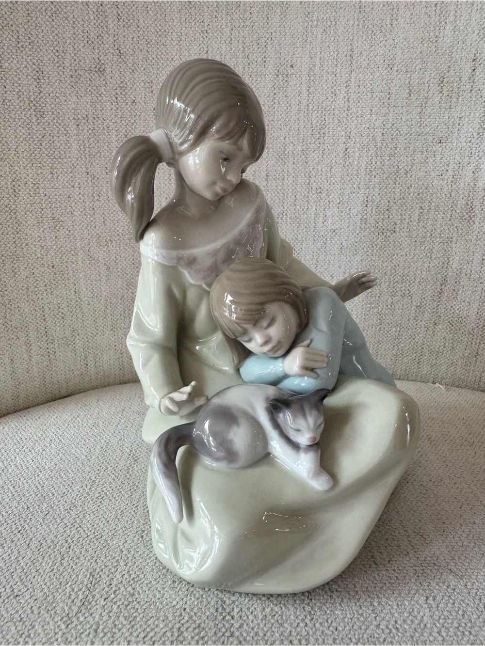 LLADRO SISTERS FIGURINE